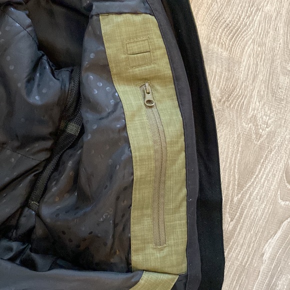 Roxy Ski Jacket - Picture 4 of 9